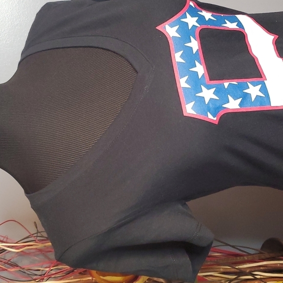 Pittsburgh Pirates Women's V Neck T Shirt Size Large NWOT - Picture 4 of 14